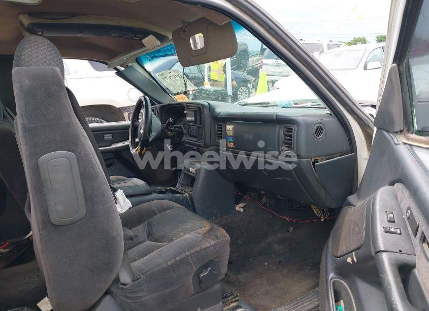 Photo 5 of 2000 Chevrolet Silverado 1500 LT (VIN 2GCEK19T9Y1110368)