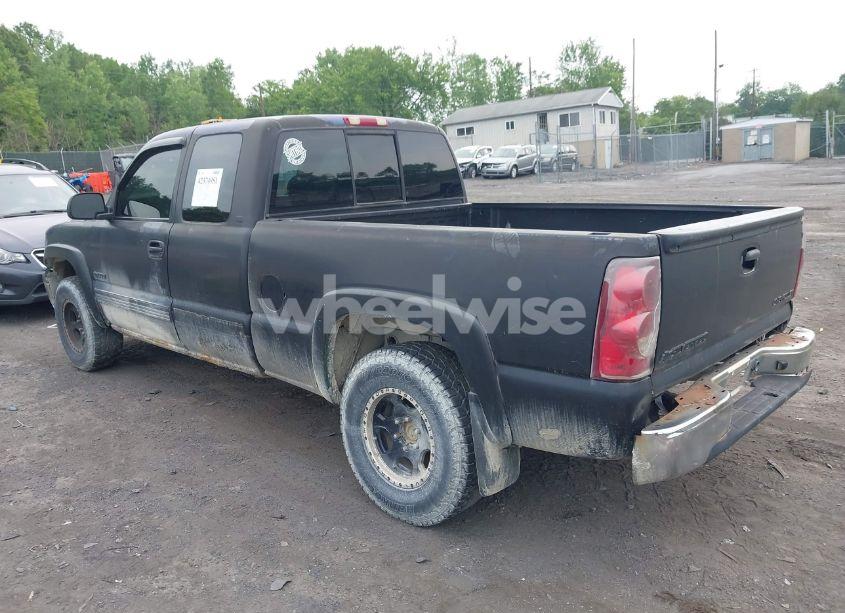 Photo 3 of 2000 Chevrolet Silverado 1500 LS (VIN 2GCEK19T9Y1143502)