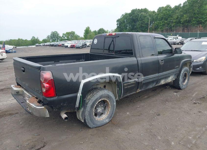 Photo 4 of 2000 Chevrolet Silverado 1500 LS (VIN 2GCEK19T9Y1143502)