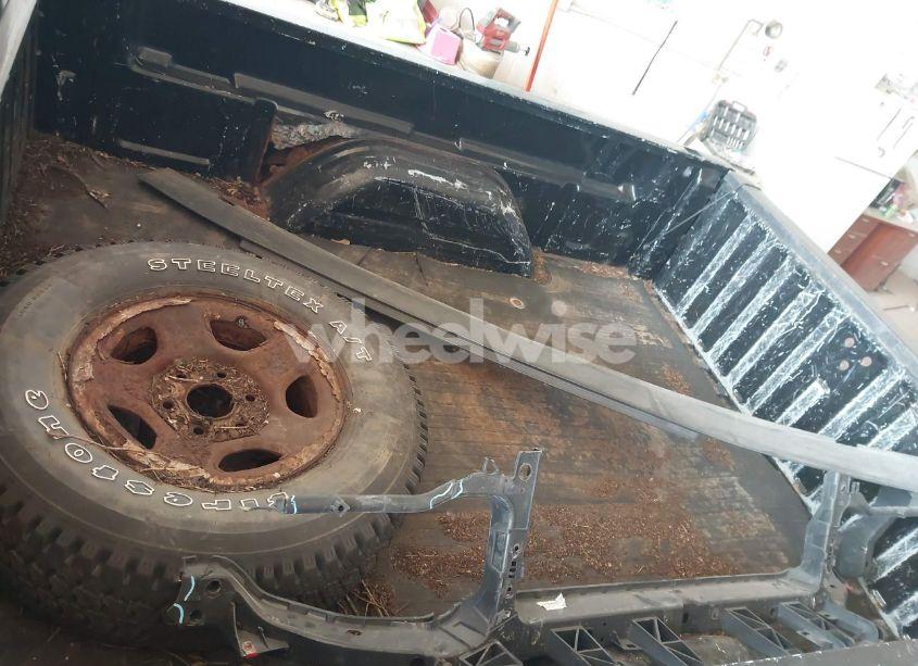 Photo 12 of 2001 Chevrolet Silverado 1500 LS (VIN 2GCEK19TX11102527)