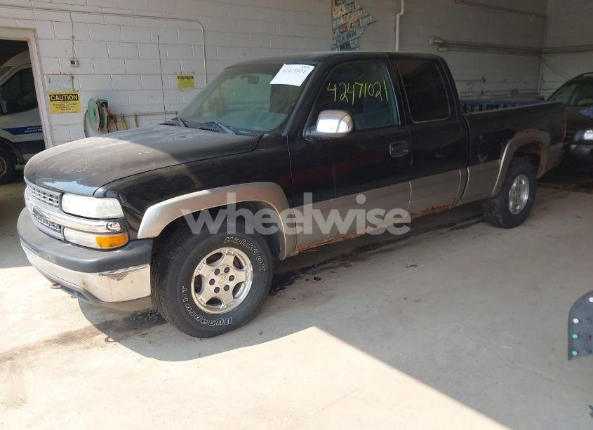 Photo 2 of 2001 Chevrolet Silverado 1500 LS (VIN 2GCEK19TX11102527)