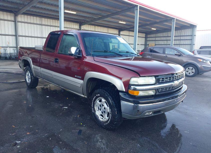 2002 Chevrolet Silverado 1500 LS (VIN 2GCEK19TX21383911) main photo