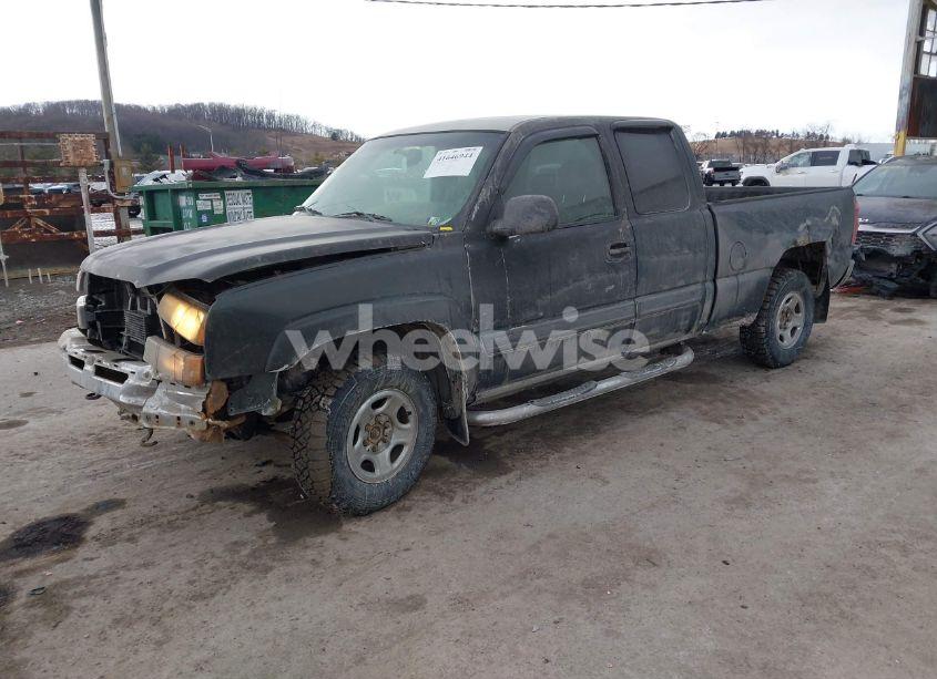 Photo 2 of 2003 Chevrolet Silverado 1500 (VIN 2GCEK19TX31272325)