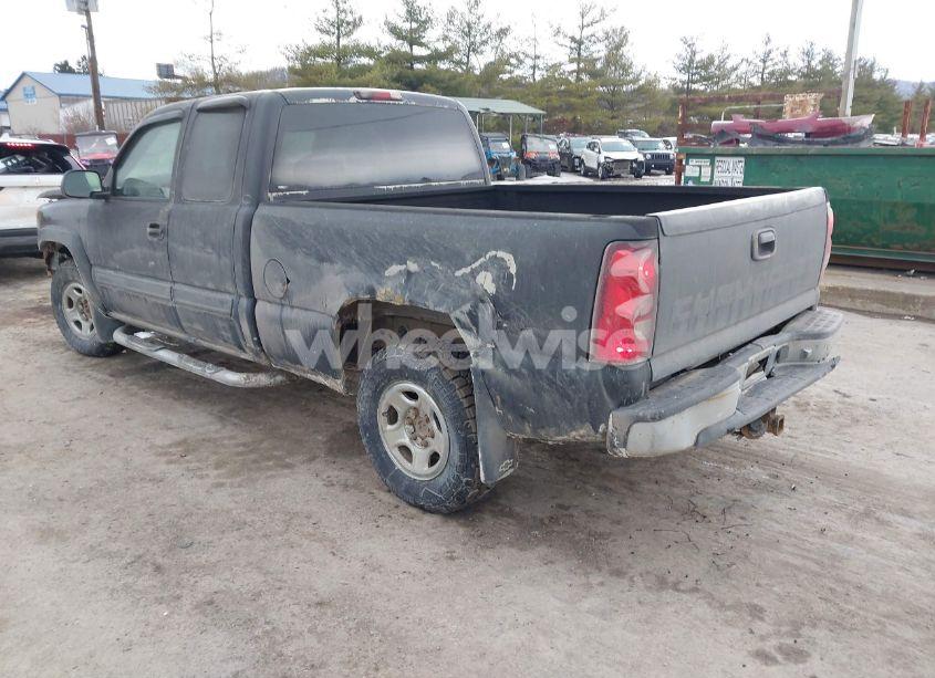 Photo 3 of 2003 Chevrolet Silverado 1500 (VIN 2GCEK19TX31272325)