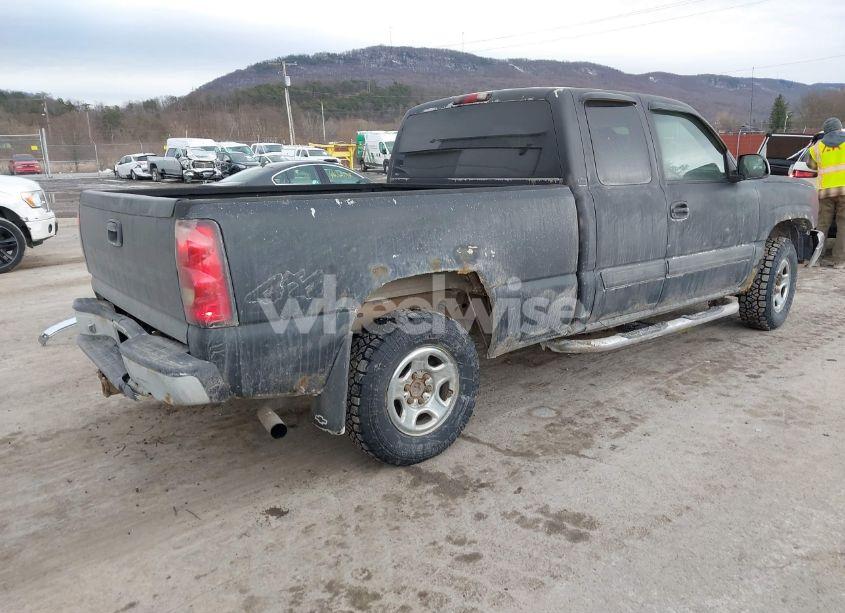 Photo 4 of 2003 Chevrolet Silverado 1500 (VIN 2GCEK19TX31272325)