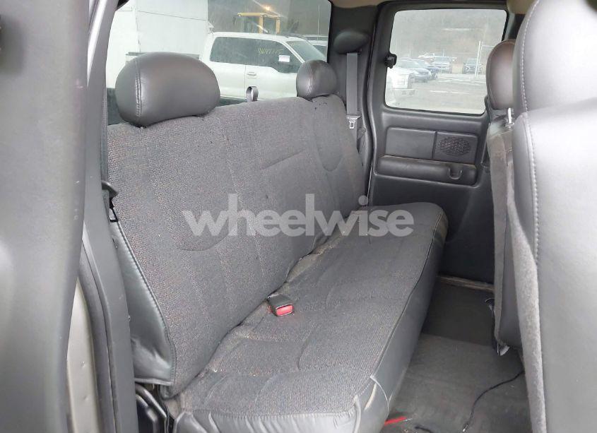 Photo 8 of 2003 Chevrolet Silverado 1500 (VIN 2GCEK19TX31272325)