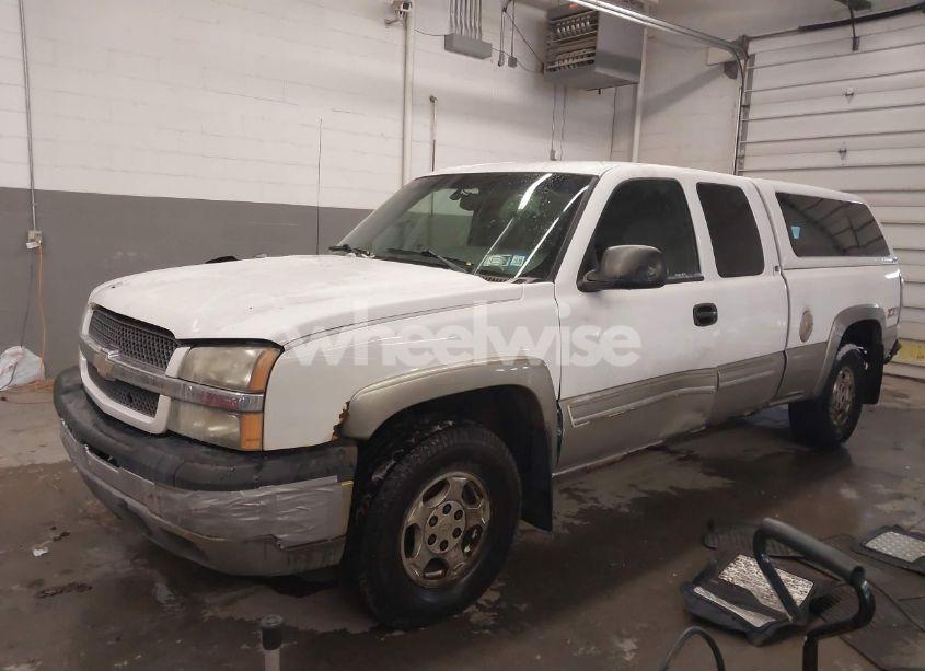 Photo 2 of 2003 Chevrolet Silverado 1500 LS (VIN 2GCEK19TX31367127)
