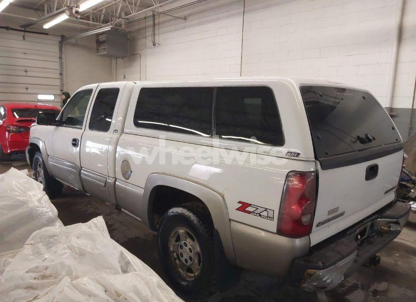 Photo 3 of 2003 Chevrolet Silverado 1500 LS (VIN 2GCEK19TX31367127)