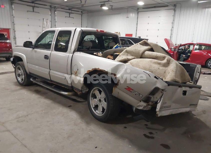 Photo 3 of 2004 Chevrolet Silverado 1500 Z71 (VIN 2GCEK19TX41185431)