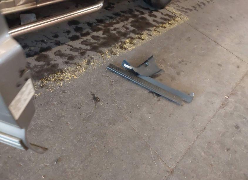 Photo 12 of 1999 Chevrolet Silverado 1500 LS (VIN 2GCEK19TXX1283086)