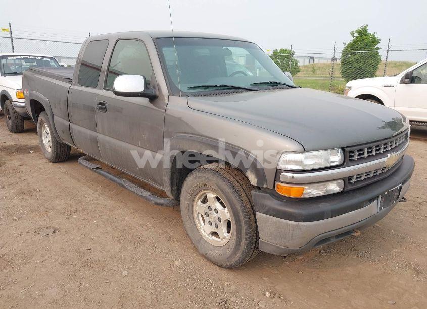 2000 Chevrolet Silverado 1500 LS (VIN 2GCEK19TXY1156503) main photo