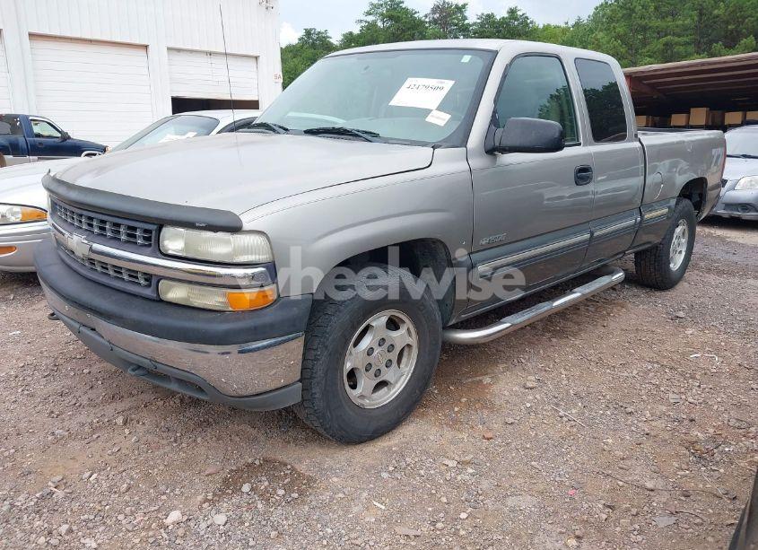 Photo 2 of 2000 Chevrolet Silverado 1500 LS (VIN 2GCEK19TXY1287219)