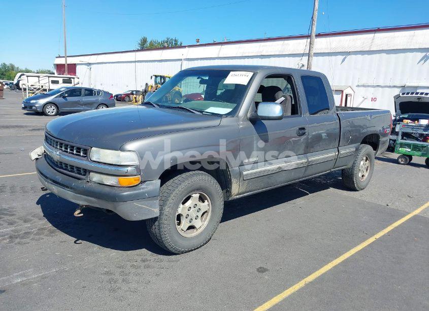 Photo 2 of 2000 Chevrolet Silverado 1500 LS (VIN 2GCEK19TXY1327895)