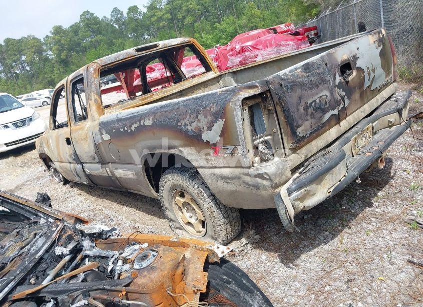 Photo 3 of 2001 Chevrolet Silverado 1500 LS (VIN 2GCEK19V011375106)