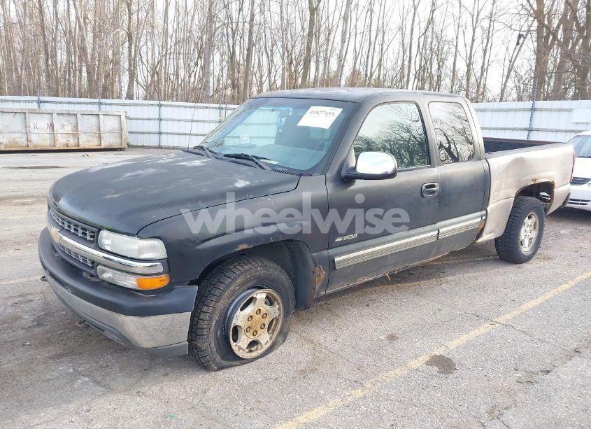 Photo 2 of 2002 Chevrolet Silverado 1500 LS (VIN 2GCEK19V021279901)
