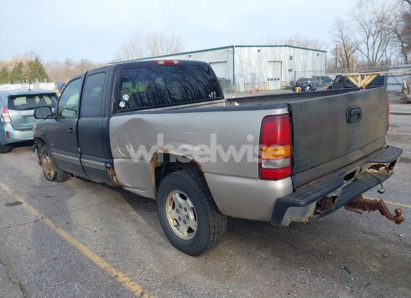 Photo 3 of 2002 Chevrolet Silverado 1500 LS (VIN 2GCEK19V021279901)