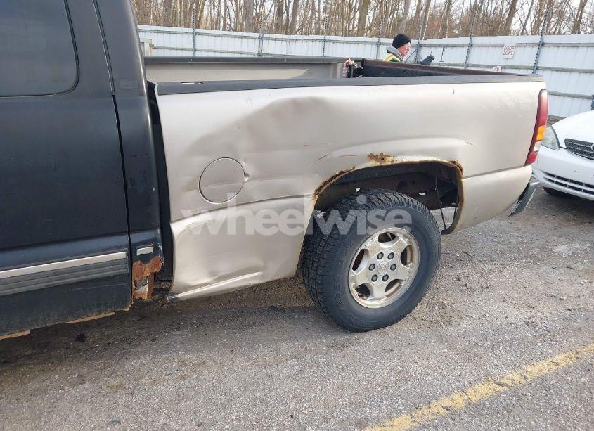 Photo 6 of 2002 Chevrolet Silverado 1500 LS (VIN 2GCEK19V021279901)