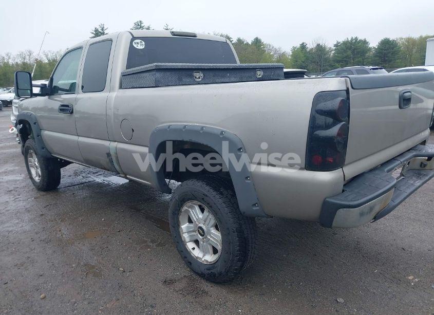 Photo 3 of 2003 Chevrolet Silverado 1500 (VIN 2GCEK19V031130549)