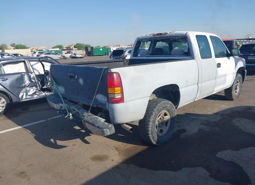Photo 4 of 2000 Chevrolet Silverado 1500 LS (VIN 2GCEK19V0Y1310153)