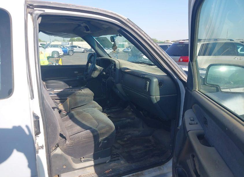 Photo 5 of 2000 Chevrolet Silverado 1500 LS (VIN 2GCEK19V0Y1310153)