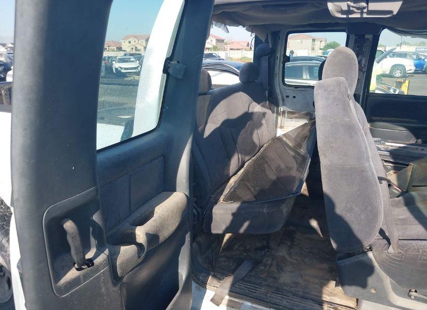 Photo 8 of 2000 Chevrolet Silverado 1500 LS (VIN 2GCEK19V0Y1310153)