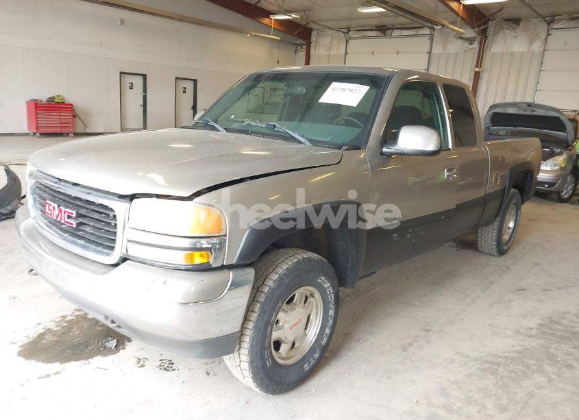 Photo 2 of 2000 Chevrolet Silverado 1500 LS (VIN 2GCEK19V0Y1343699)