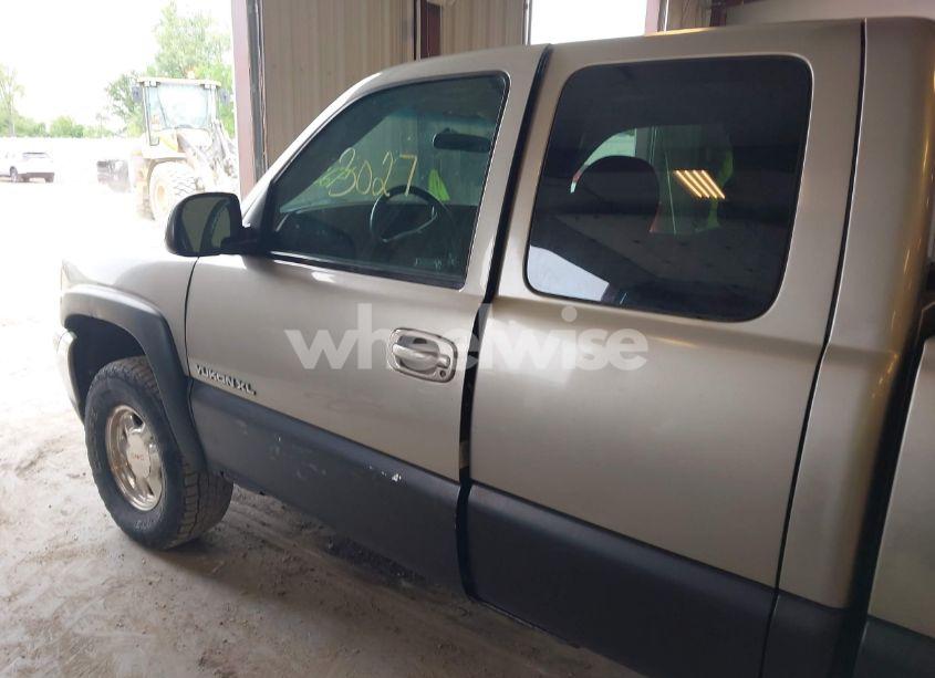 Photo 6 of 2000 Chevrolet Silverado 1500 LS (VIN 2GCEK19V0Y1343699)