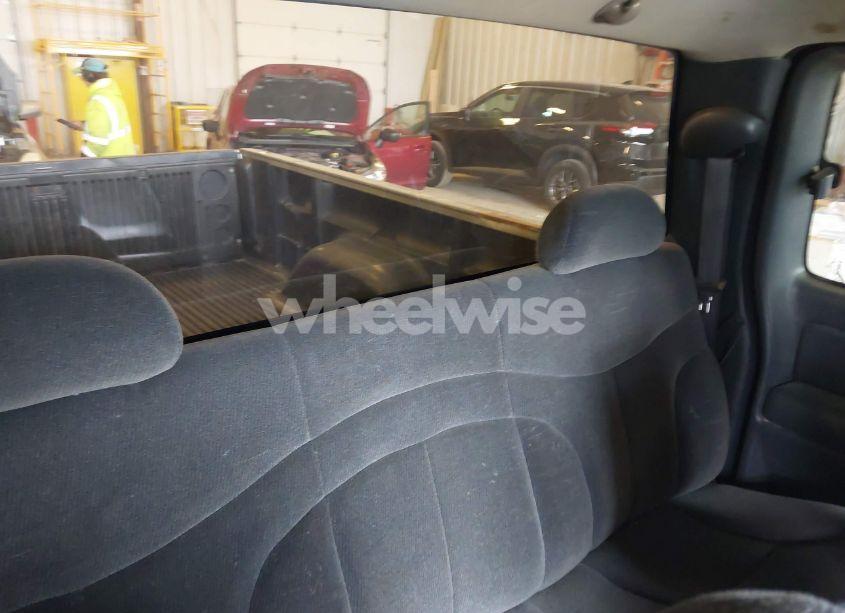 Photo 8 of 2000 Chevrolet Silverado 1500 LS (VIN 2GCEK19V0Y1343699)