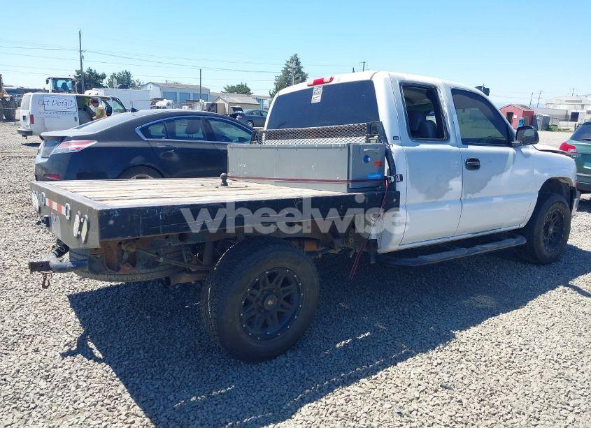 Photo 4 of 1999 Chevrolet Silverado 1500 (VIN 2GCEK19V1X1121087)