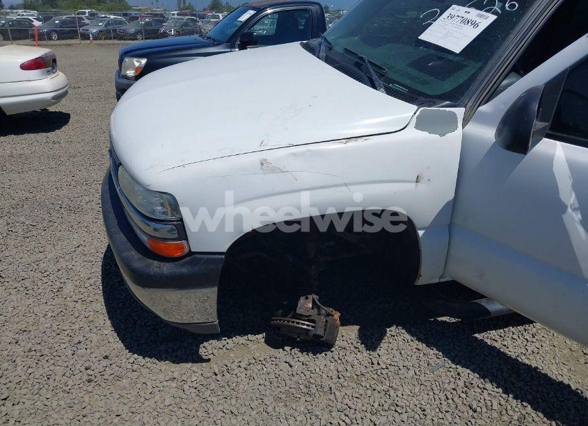 Photo 6 of 1999 Chevrolet Silverado 1500 (VIN 2GCEK19V1X1121087)