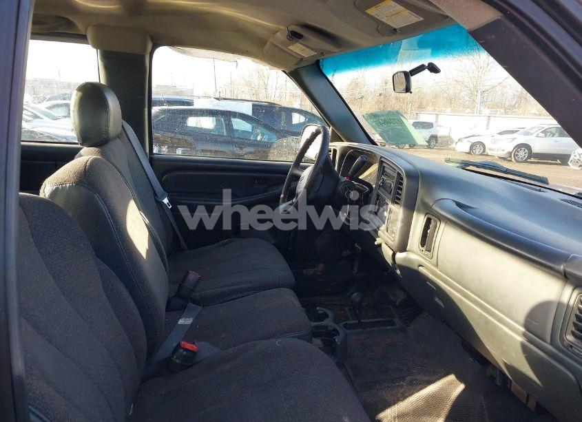 Photo 5 of 2001 Chevrolet Silverado 1500 (VIN 2GCEK19V211379061)