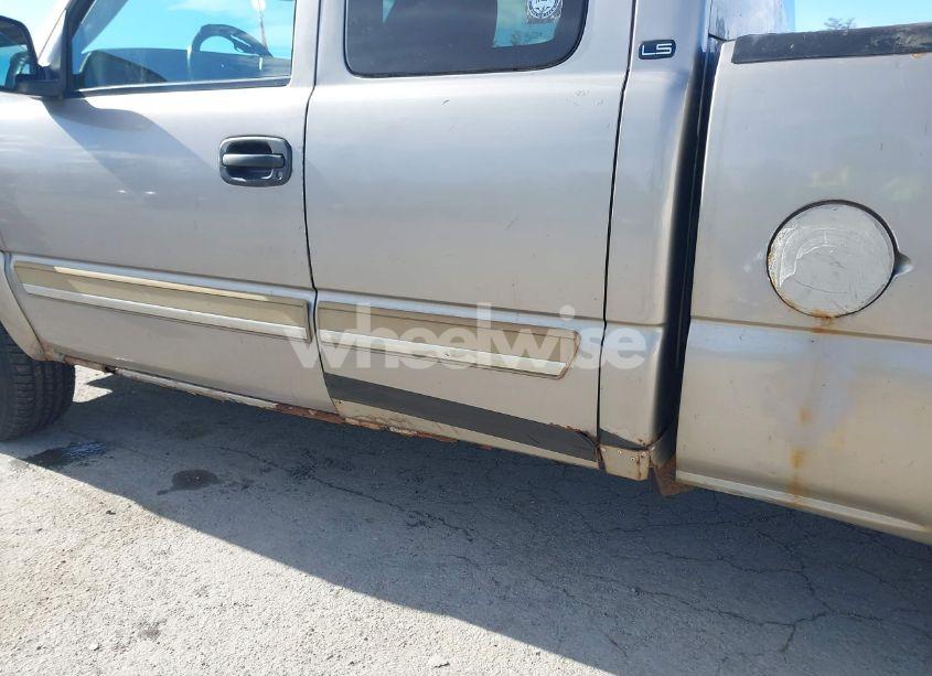 Photo 6 of 2003 Chevrolet Silverado 1500 LS (VIN 2GCEK19V231240843)