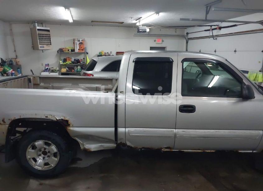 Photo 13 of 2004 Chevrolet Silverado 1500 LS (VIN 2GCEK19V341223535)