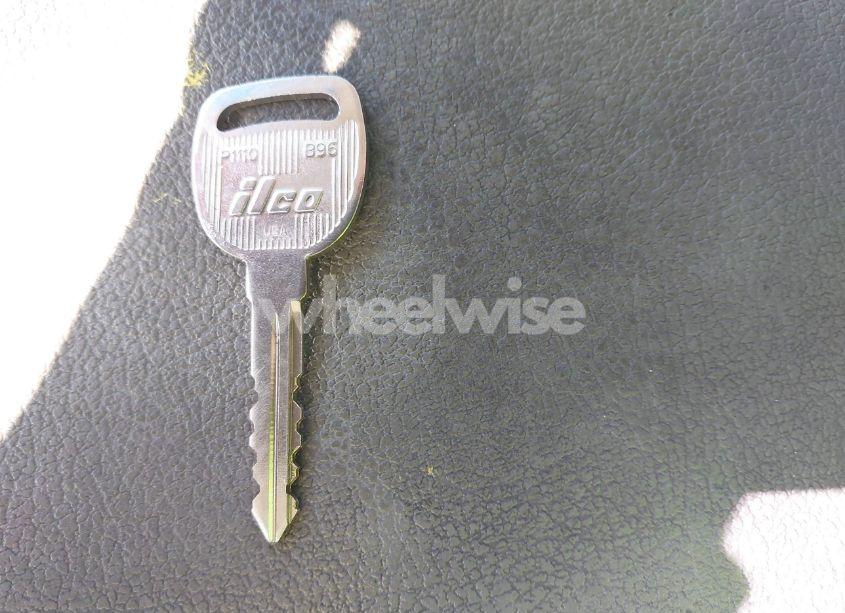 Photo 11 of 1999 Chevrolet Silverado 1500 LS (VIN 2GCEK19V4X1220342)