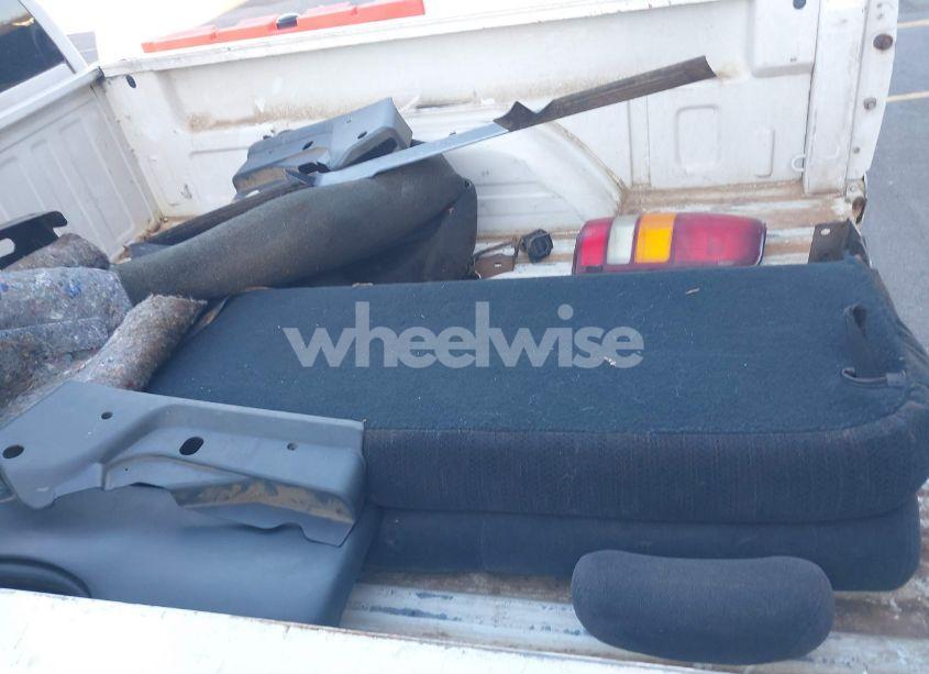 Photo 12 of 1999 Chevrolet Silverado 1500 LS (VIN 2GCEK19V4X1220342)