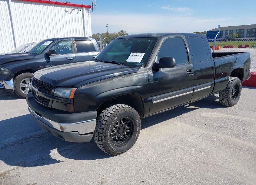 Photo 2 of 2005 Chevrolet Silverado 1500 LS (VIN 2GCEK19V551358730)