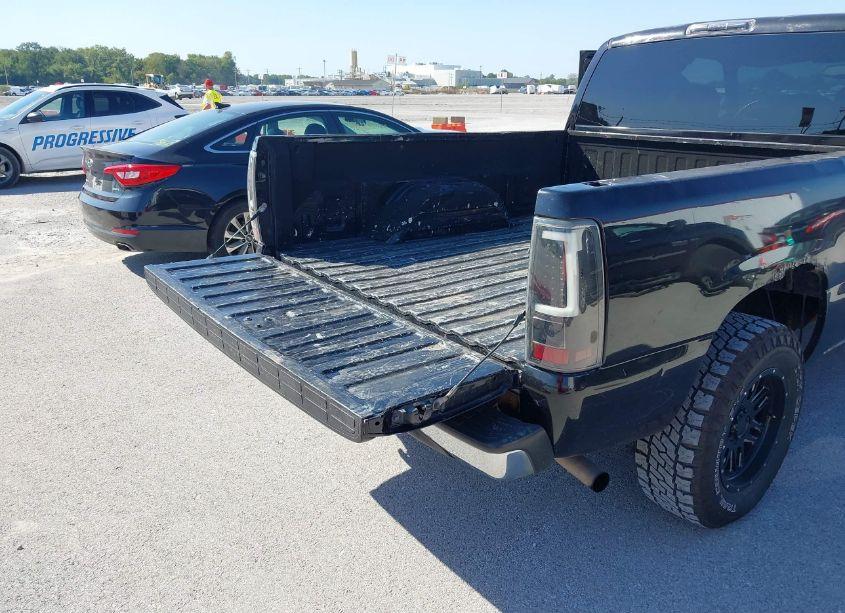 Photo 20 of 2005 Chevrolet Silverado 1500 LS (VIN 2GCEK19V551358730)