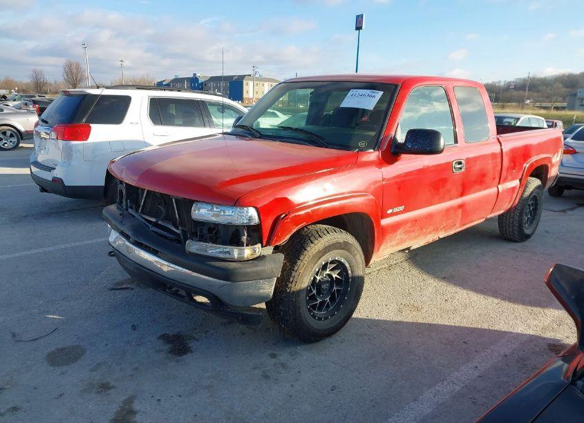 Photo 2 of 2000 Chevrolet Silverado 1500 LS (VIN 2GCEK19V5Y1210260)