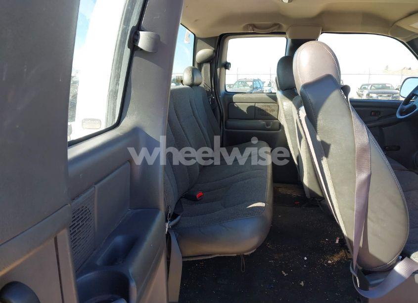 Photo 8 of 2003 Chevrolet Silverado 1500 (VIN 2GCEK19V631383603)