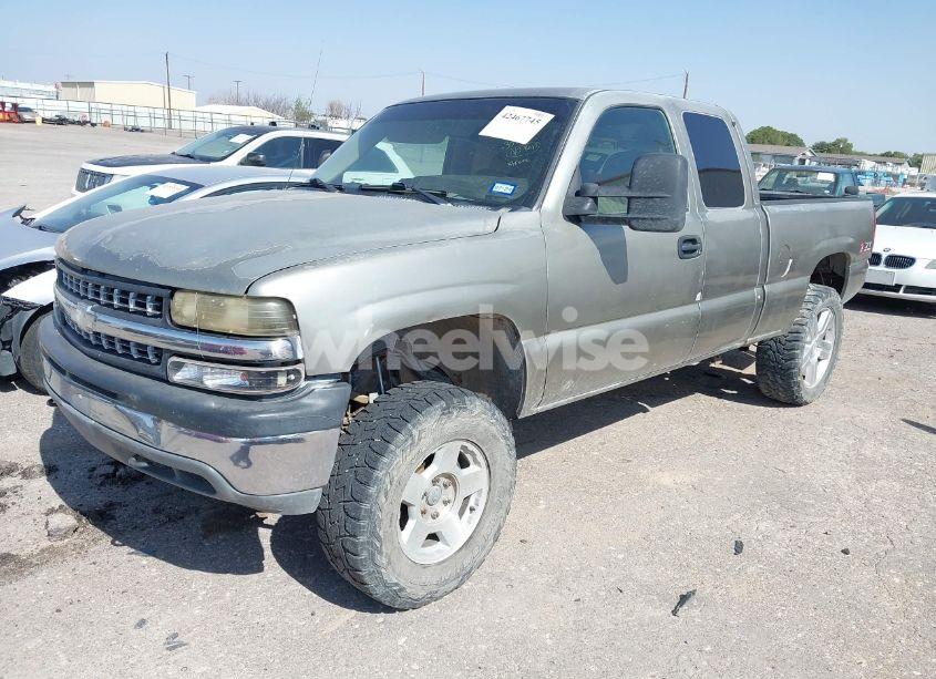 Photo 2 of 2001 Chevrolet Silverado 1500 LS (VIN 2GCEK19V711355676)