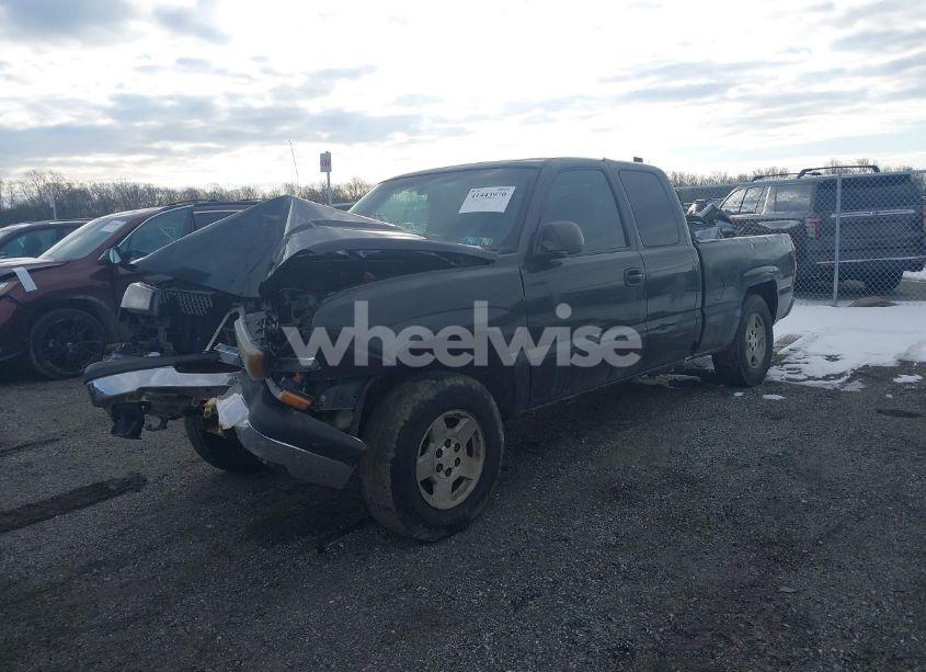 Photo 2 of 2003 Chevrolet Silverado 1500 LS (VIN 2GCEK19VX31260807)