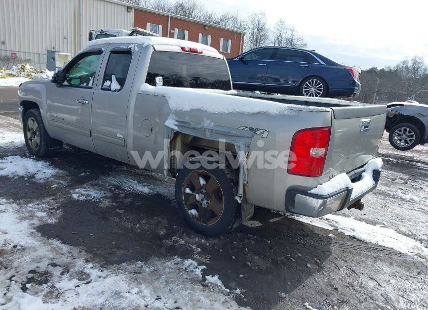 Photo 3 of 2009 Chevrolet Silverado 1500 LT (VIN 2GCEK29J091115058)