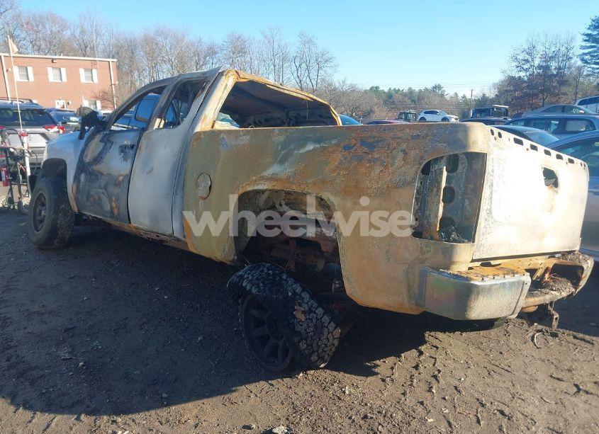Photo 3 of 2009 Chevrolet Silverado 1500 LT (VIN 2GCEK29J391112770)