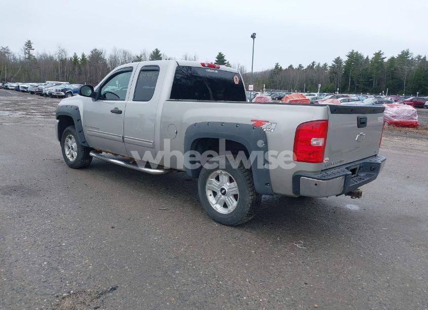 Photo 3 of 2009 Chevrolet Silverado 1500 LT (VIN 2GCEK29J691113086)