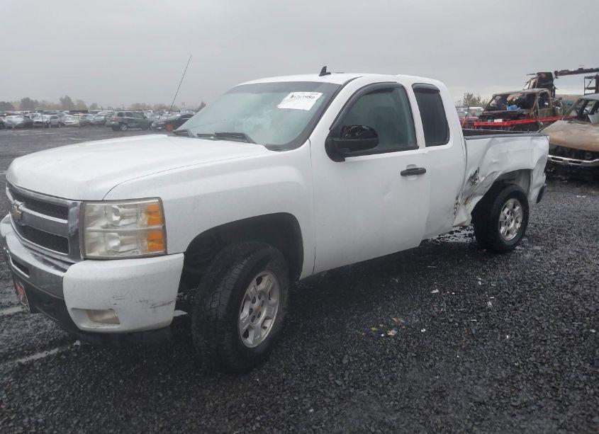 Photo 2 of 2009 Chevrolet Silverado 1500 LT (VIN 2GCEK29J991123840)