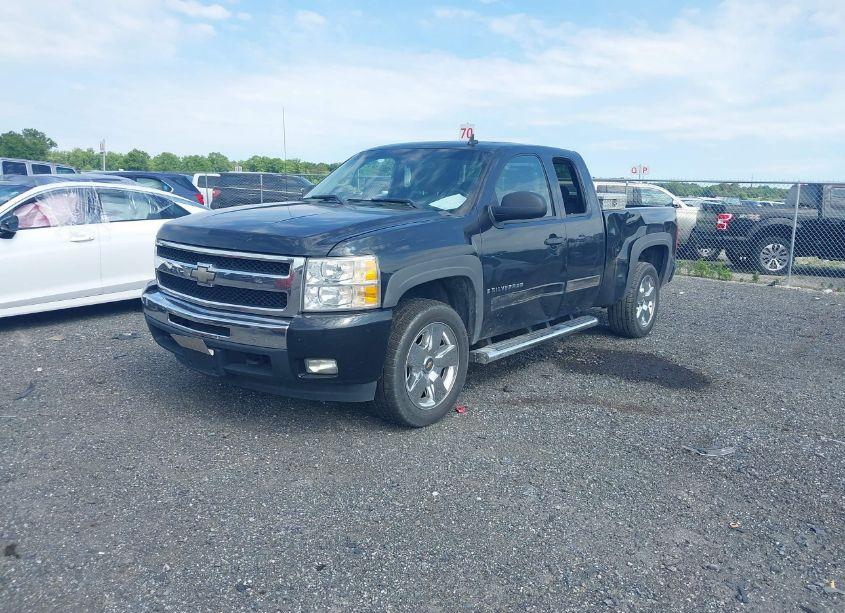 Photo 2 of 2009 Chevrolet Silverado 1500 LT (VIN 2GCEK29JX91115035)