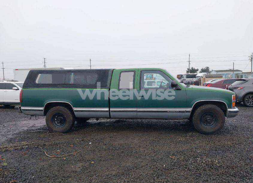 Photo 13 of 1989 Chevrolet Gmt-400 C2500 (VIN 2GCFC29K8K1226067)