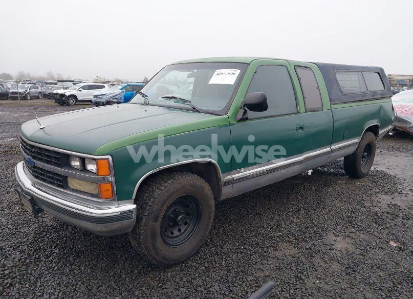 Photo 2 of 1989 Chevrolet Gmt-400 C2500 (VIN 2GCFC29K8K1226067)