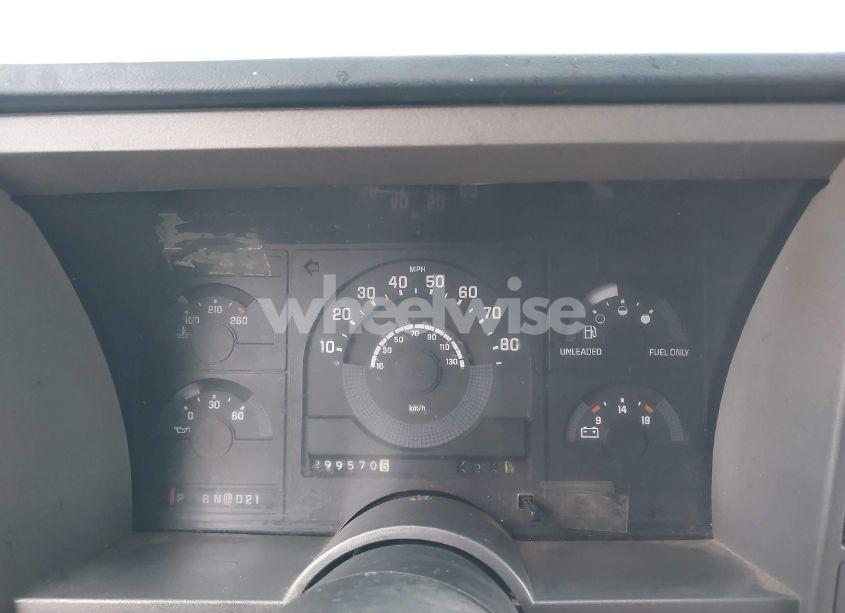 Photo 7 of 1989 Chevrolet Gmt-400 C2500 (VIN 2GCFC29K8K1226067)