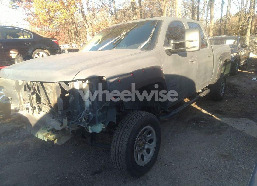 Photo 2 of 2007 Chevrolet Silverado 1500 LT1 (VIN 2GCFK13Y571671593)